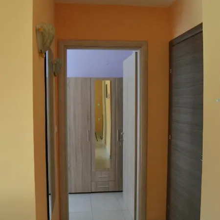 Axelia Apartment *